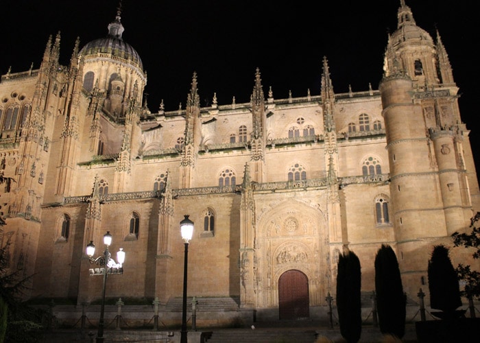 Catedral desde la plaza de Anaya que ver en Salamanca