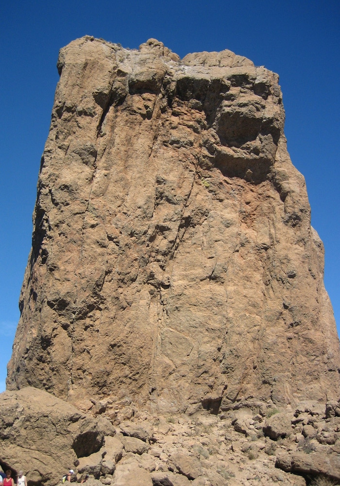 El Roque Nublo, de cerca