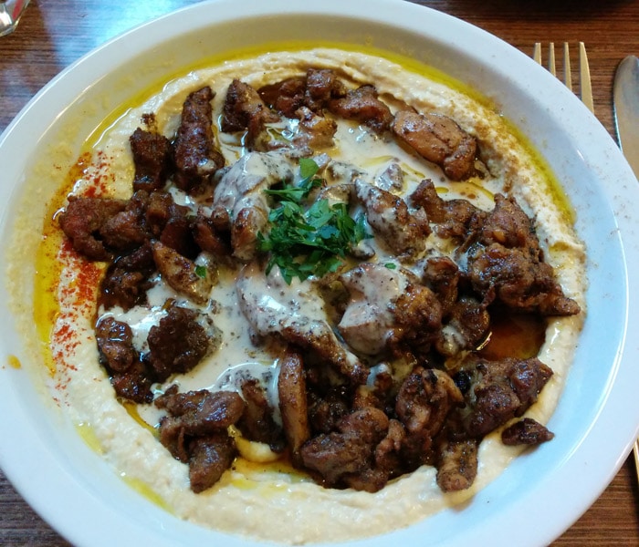 Shawarma con hummus del Hummus Bar comer en Budapest