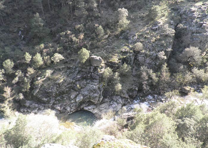 Vista del Arroyo Batuecas desde el Canchal de las Cabras Pintadas Cascada del Chorro