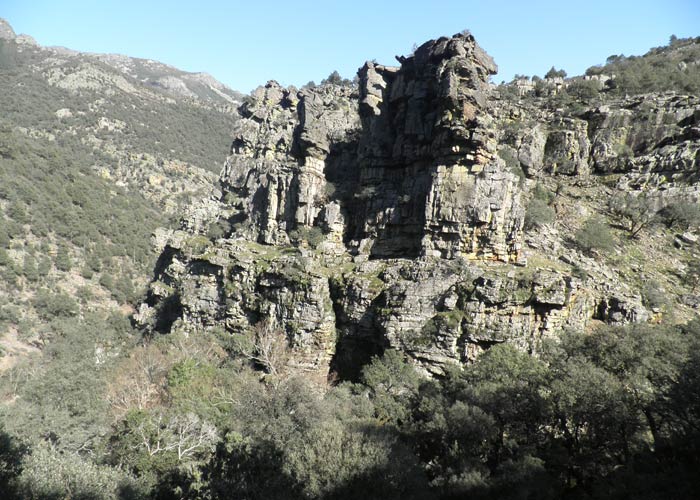 Uno de los canchales más espectaculares que se ven en la ruta Cascada del Chorro