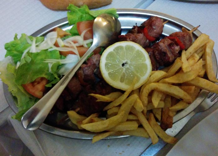 Espetada mixta de Floresta de Santana comer en Lisboa