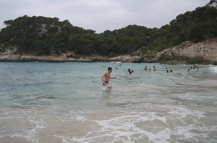 Cala Mitjana mejores calas de Menorca