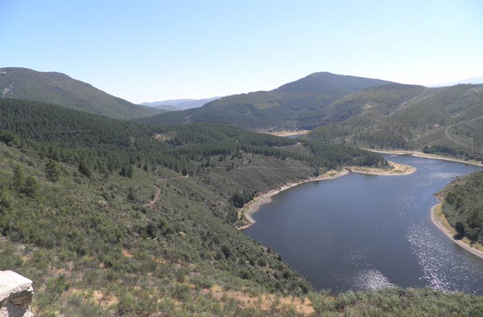 Paisaje de la Sierra de Francia desde el mirador de La Antigua Meandro Melero
