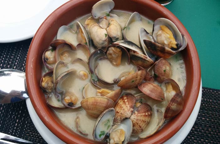 Mejillones en salsa verde de la Fonda Pepe comer en Formentera