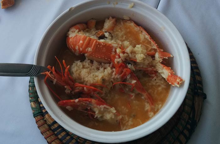 Arroz de cigalas y mejillones del Clube de Vela de Costa Nova comer en Aveiro