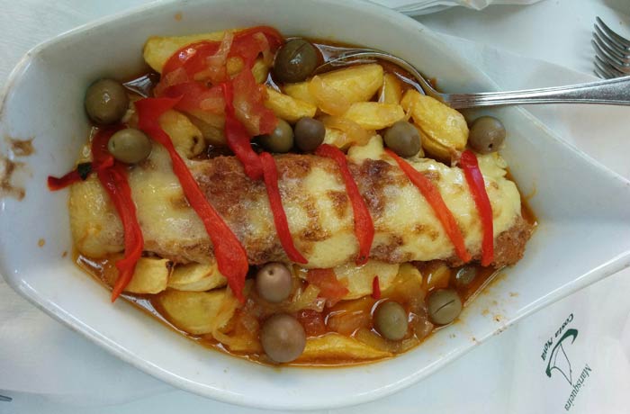 Bacalao al estilo de la casa de la Marisquería de Costa Nova comer en Aveiro