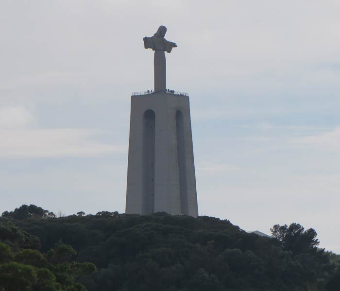 Santuario Nacional de Cristo Rey de Almada