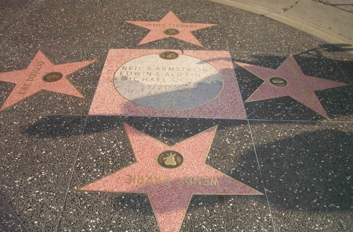 Estrella conmemorativa de la llegada del hombre a la Luna en el Apollo XI Paseo de la Fama de Hollywood