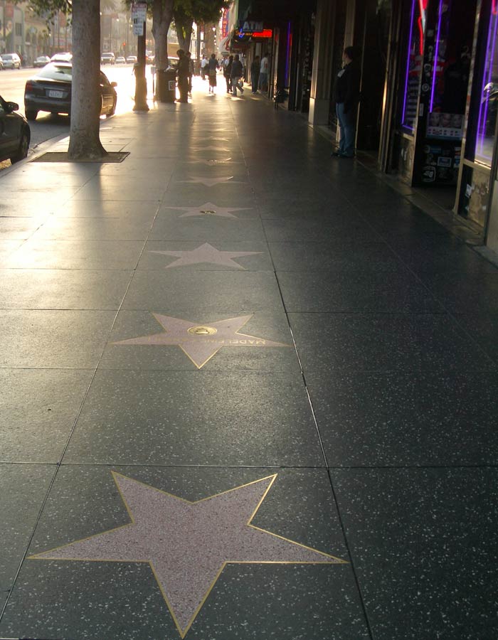 Vista de una acera del Paseo de la Fama de Hollywood