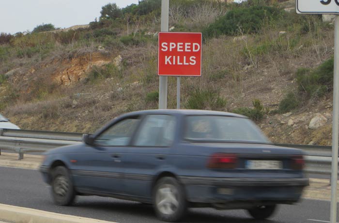 "La velocidad mata", mensaje en una carretera de Malta en cuatro días