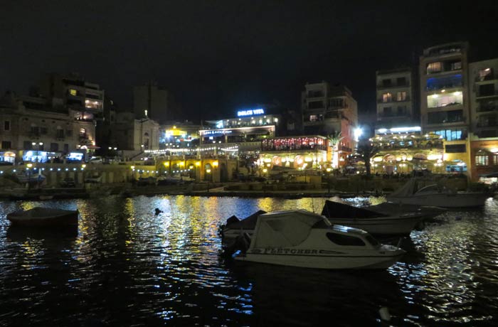 Spinola Bay en San Julián Malta en cuatro días