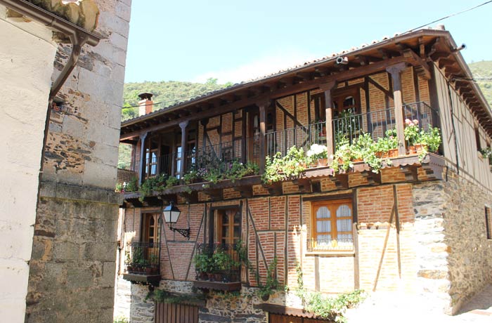 Una de las casas típicas de Valero