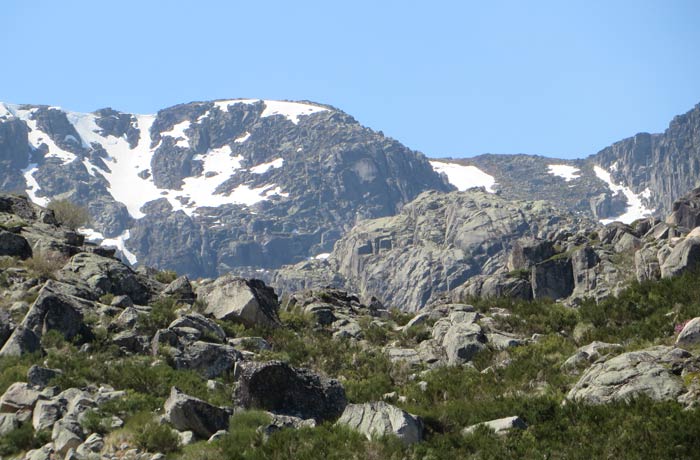 Nieve en las montañas más altas de la Sierra de la Estrella