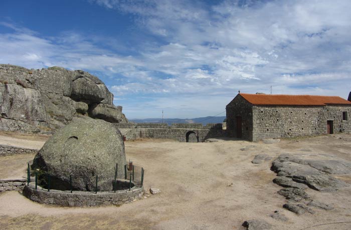Capilla de Santa María del Castillo de Monsanto Portugal