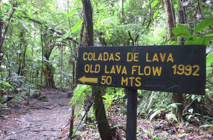 Indicación para subir hasta la zona de las coladas de 1992 Volcán Arenal
