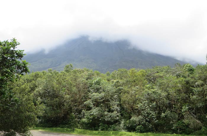 Vista del Volcán Arenal desde el mirador principal