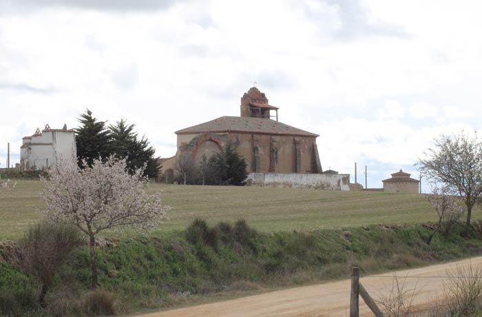 Iglesia de Otero de Sariegos mejor época para visitar las Lagunas de Villafáfila