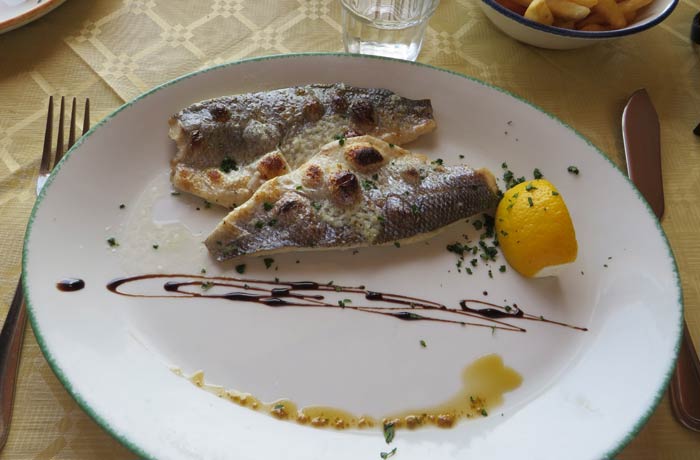 Plato de lubina
