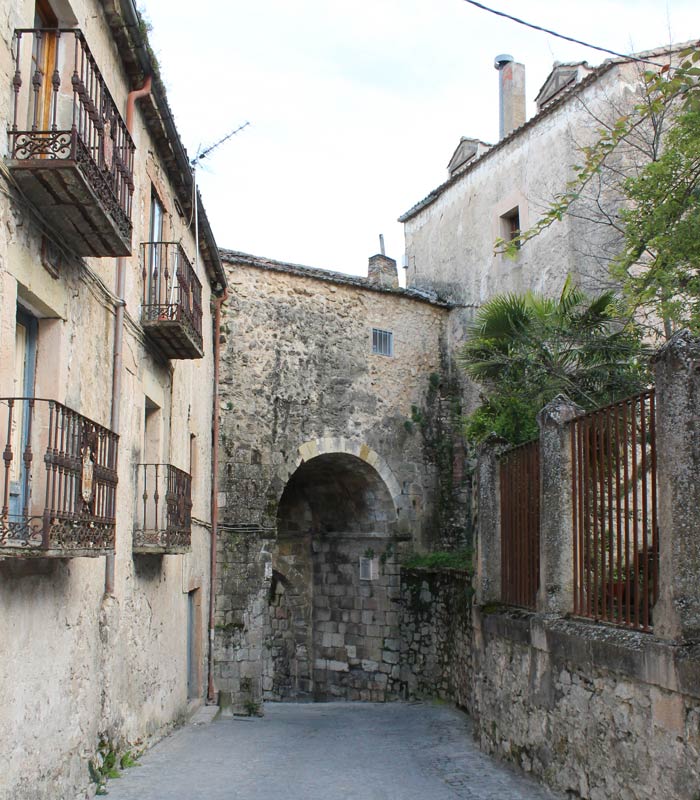 Arco del Ecce Homo o del Azogue Senda de los dos Ríos