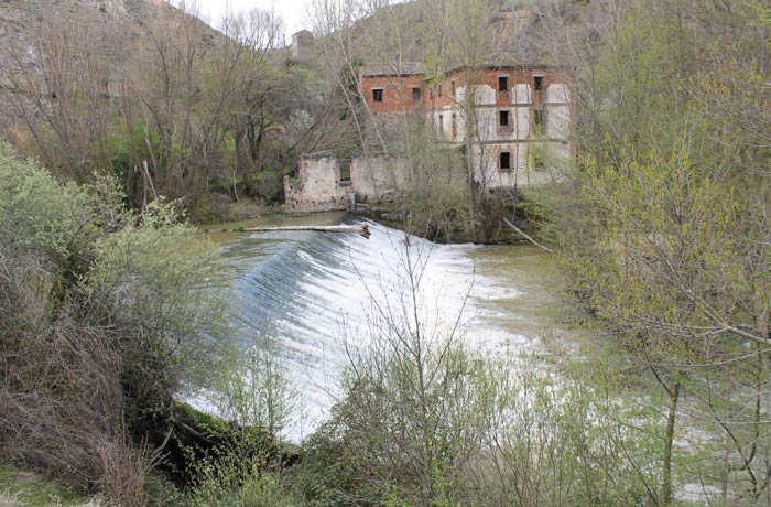 Presa de la fábrica de la luz Senda de los dos Ríos
