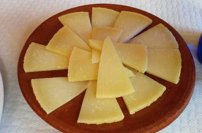 Queso curado de oveja comer Ciudad Encantada