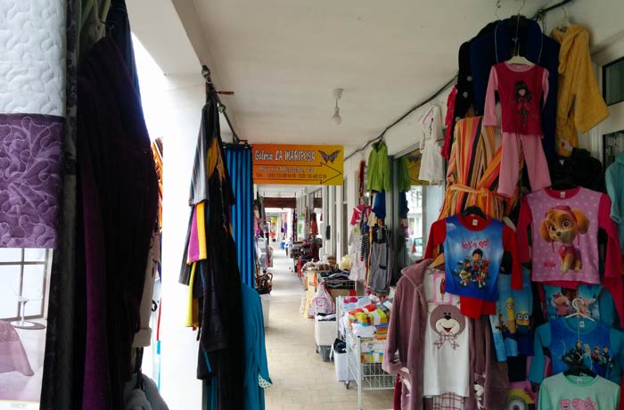 Varias tiendas de productos textiles qué ver en Miranda do Douro
