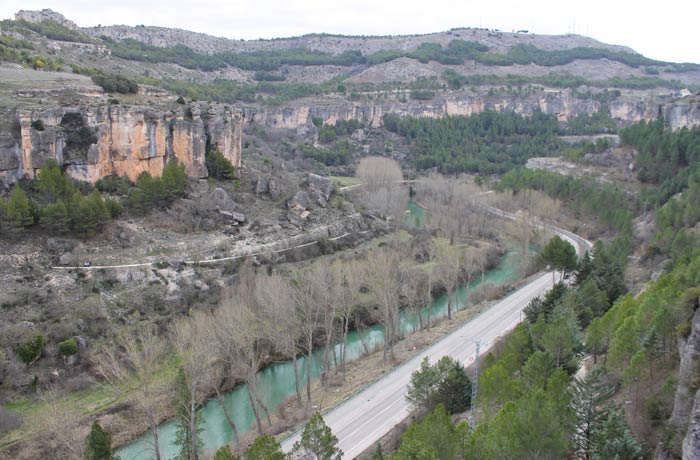 Descenso hacía el río Júcar tras pasar por la ermita de San Julián "El Tranquilo"