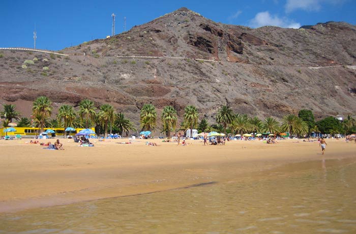 Barranco que protege a la playa de Las Teresitas