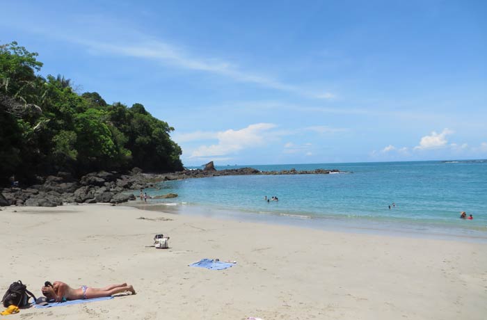 Vista de la playa Manuel Antonio
