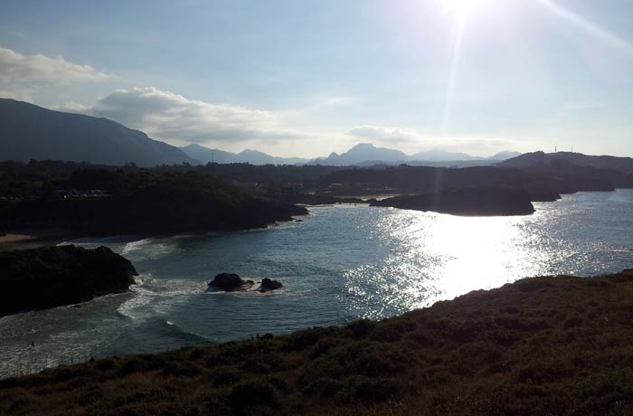 Atardecer en Celorio desde la punta Truenzo