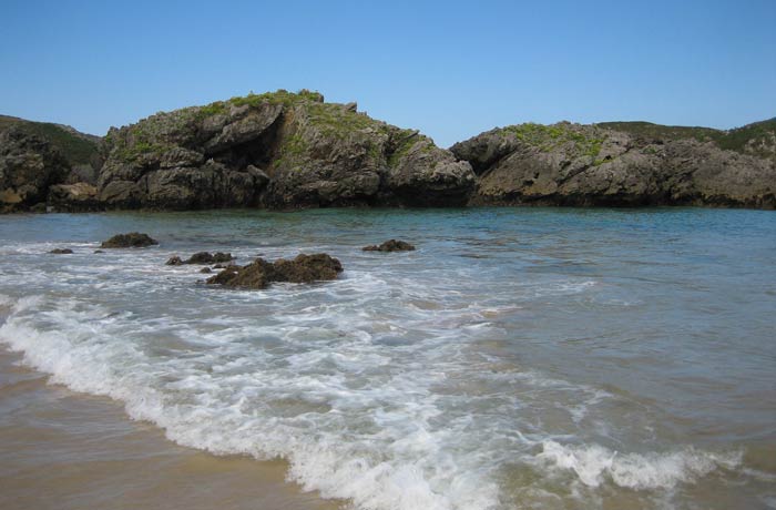 Leve oleaje en la playa de Borizu