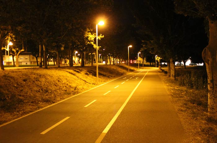Carril bici y paseo del otro lado del Tormes y desde el que se obtienen las mejores vistas de Salamanca