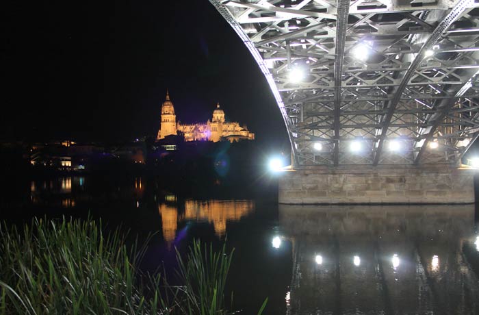 Catedral de Salamanca y puente Enrique Estevan vistas de Salamanca