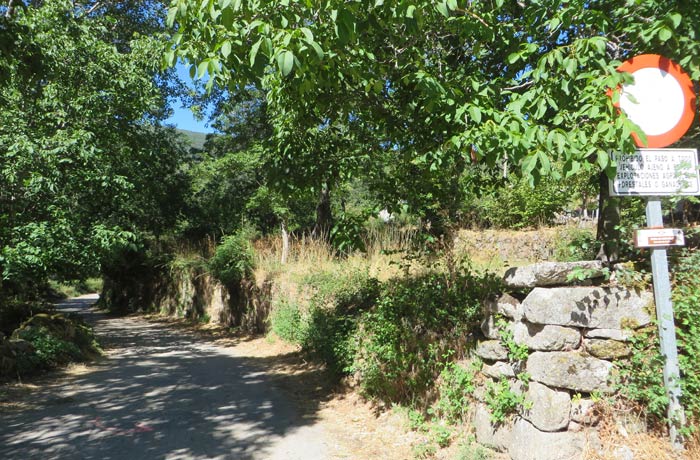 Punto de inicio de la ruta en Sotillo de Sanabria Cascada de Sotillo