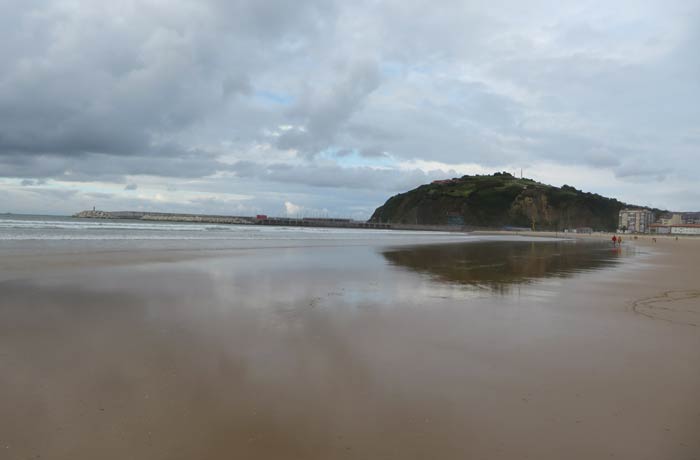 Vista de la playa de La Salvé y La Atalaya